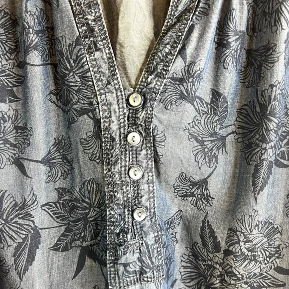 Liz‎ Claiborne Tencel Floral Long Sleeve Blouse Size Medium - Picture 4 of 8